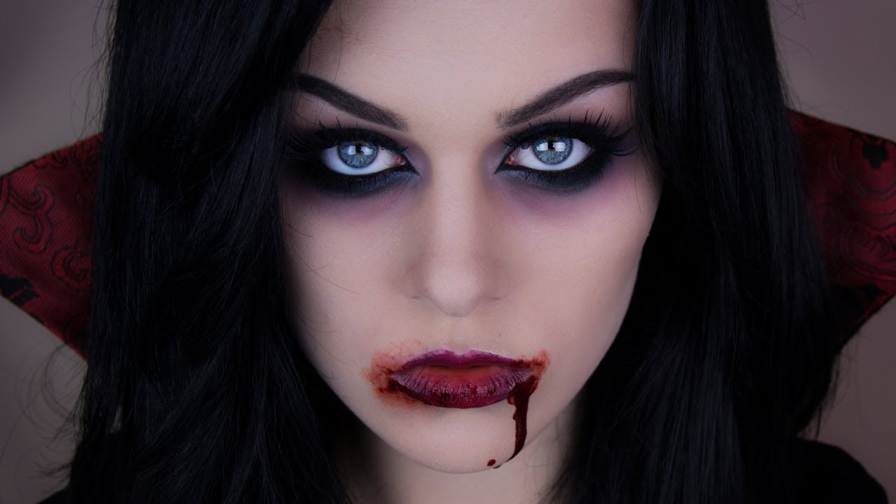 Sexy Vampire Halloween 74