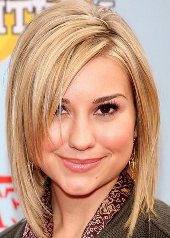 25 Beautiful Medium Length Haircuts For Round Faces ...
