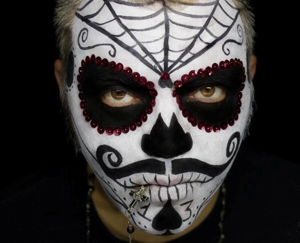 41 Beautiful & Colorful Sugar Skull Halloween Makeup Ideas